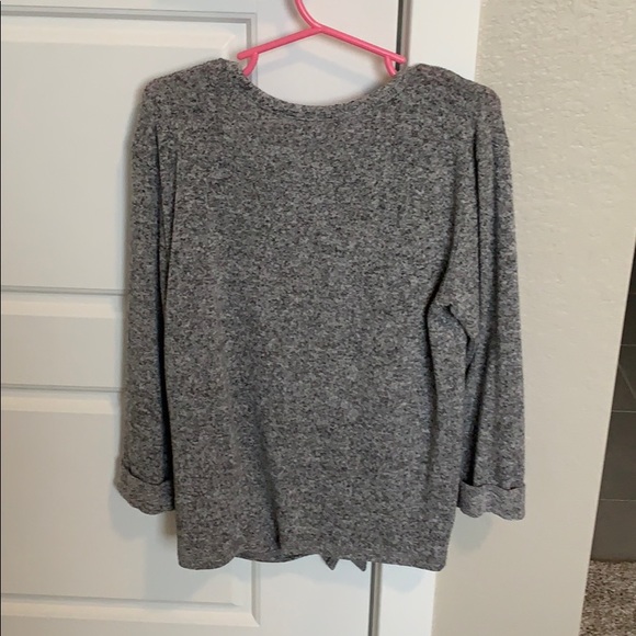 Old navy gray top - Picture 2 of 2